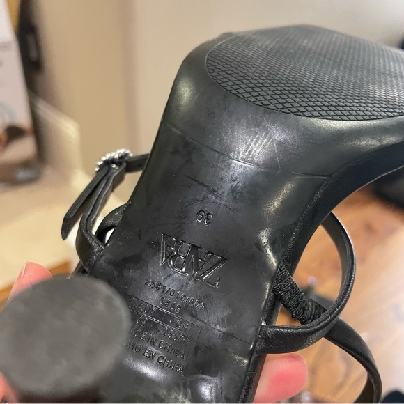 Zara Black Elegant Heels with Strappy Design - Picture 2 of 3